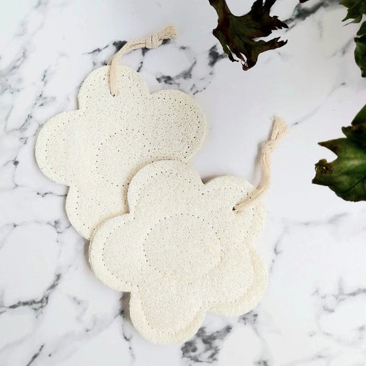 Natural Loofah Bath Sponge - Flower - www.thecotswoldecocompany.co.uk