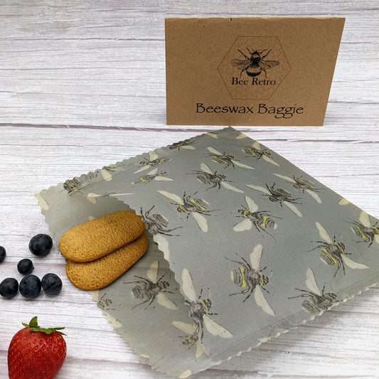 Beeswax Baggie - Sandwich Size - www.thecotswoldecocompany.co.uk