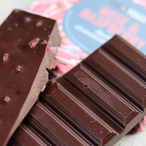 Calandra Raspberry Chocolate Rose & Raspberry Dark Chocolate Bar 80g - www.thecotswoldecocompany.co.uk