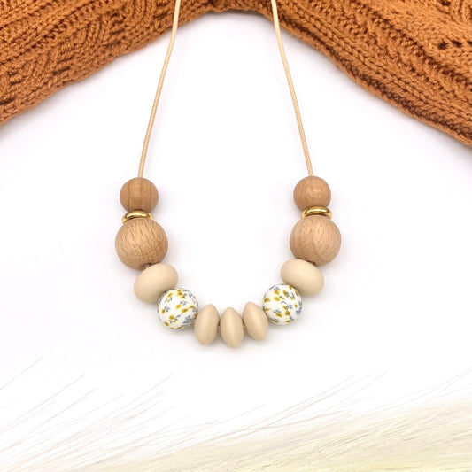 Nursing Necklace - 'Daisy' - www.thecotswoldecocompany.co.uk